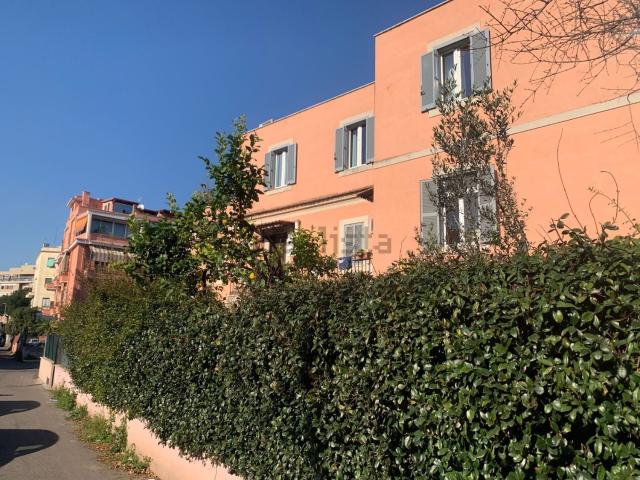Locale in vendita di 25 m² in Via Attilio Zuccagni Orlandini, 33