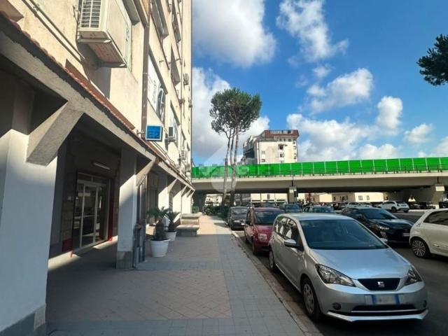 Locale in vendita di 25 m² in Via Circumvallazione Esterna