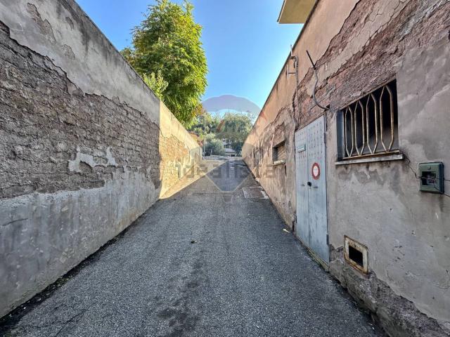 Locale in vendita di 25 m² in Via Cornelia, 202