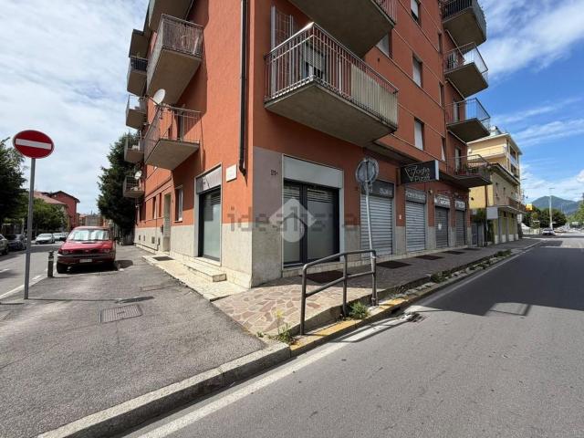 Locale in vendita di 25 m² in Via delle Valli, 21