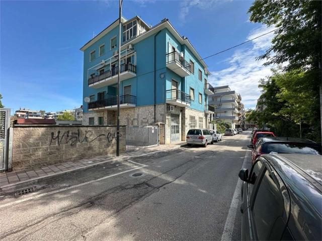 Locale in vendita di 25 m² in Via Donatello, 62