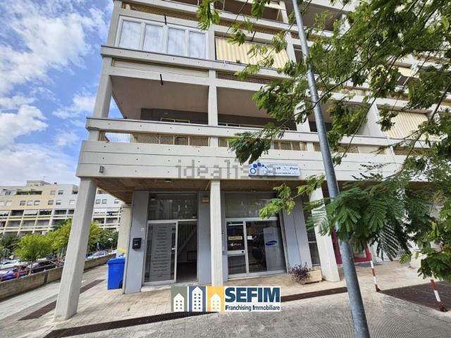 Locale in vendita di 25 m² in Via Ettore Maiorana