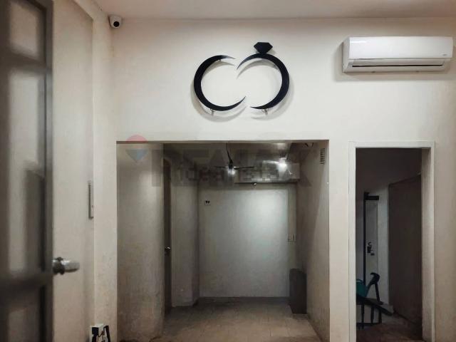 Locale in vendita di 25 m² in Via Guglielmo Marconi