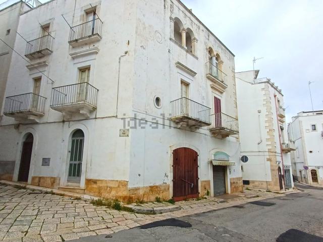 Locale in vendita di 25 m² in Via III Novembre
