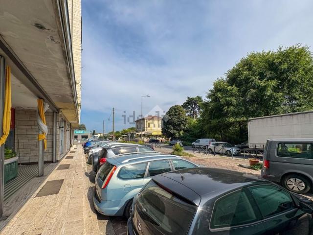 Locale in vendita di 25 m² in Via IV Novembre