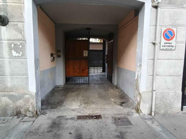 Locale in vendita di 25 m² in Via Leinì, 3