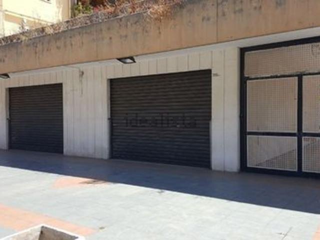 Locale in vendita di 25 m² in Via Monte Santo, 3