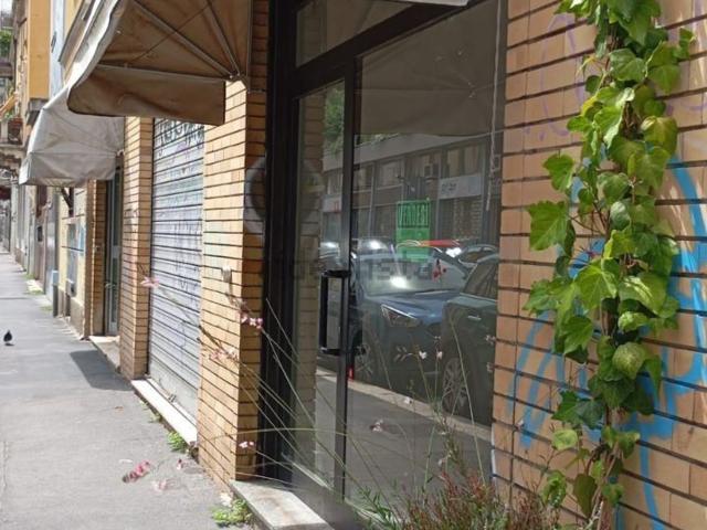 Locale in vendita di 25 m² in Via Pasquale Sottocorno