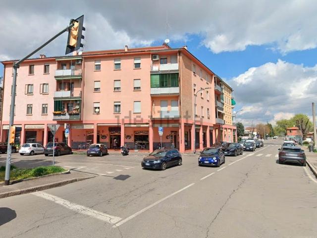 Locale in vendita di 260 m² in Via Enrico Mattei