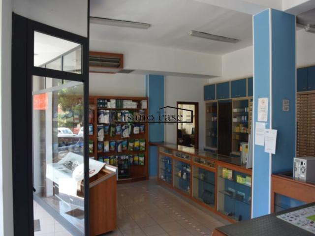 Locale in vendita di 260 m² in Via Fontanelle