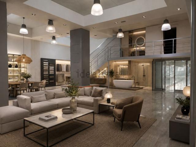 Locale in vendita di 260 m² in Via Imperatore Adriano