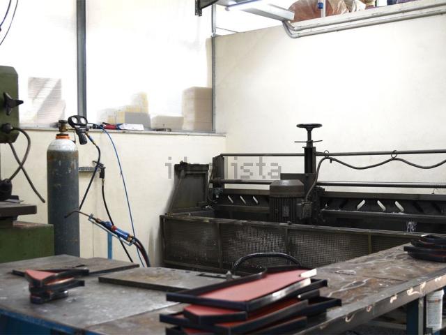Locale in vendita di 260 m² in Via Spagnuolo, 24