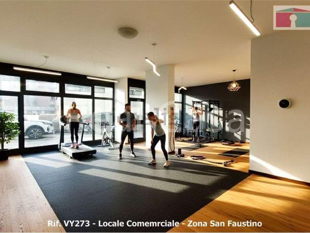 Locale in vendita di 260 m² in Via Pietro Giardini, 322