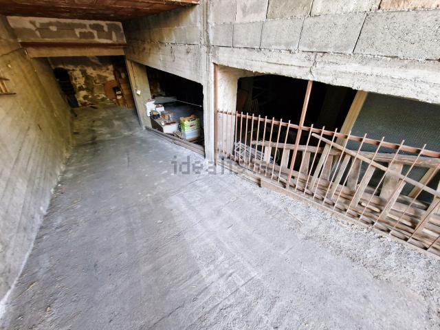 Locale in vendita di 260 m² in Via Toselli