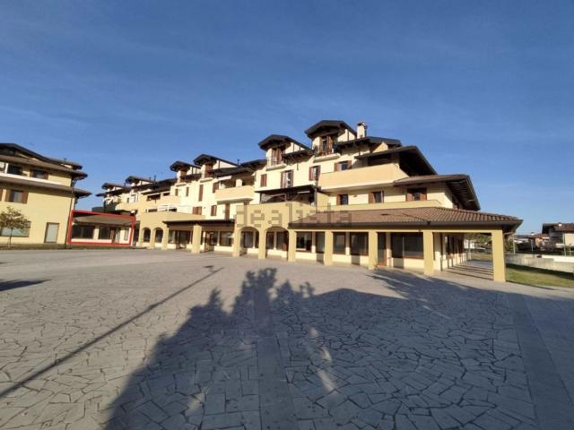 Locale in vendita di 261 m² in Via San Valentino