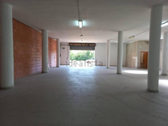 Locale in vendita di 261 m² in Corso Cristoforo Colombo