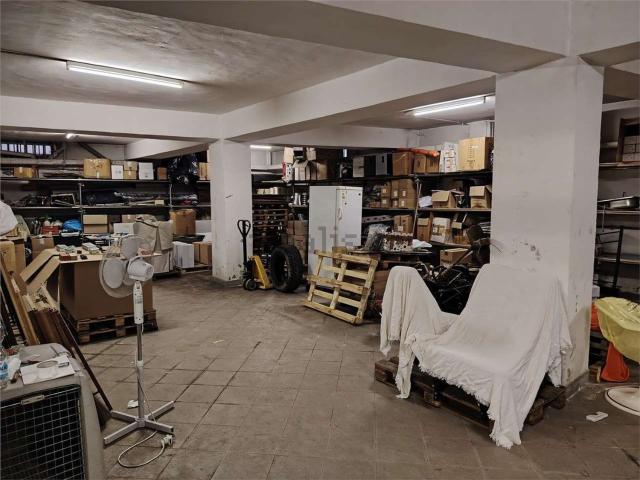 Locale in vendita di 262 m² in Via Fiume, 31
