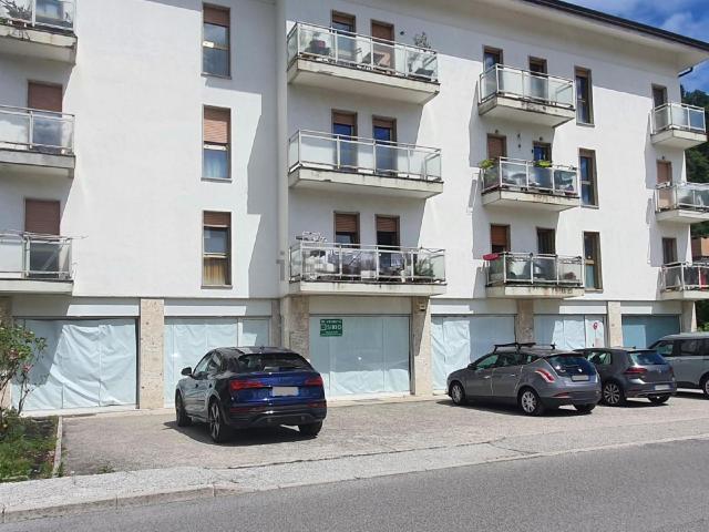 Locale in vendita di 264 m² in Via della Vittoria