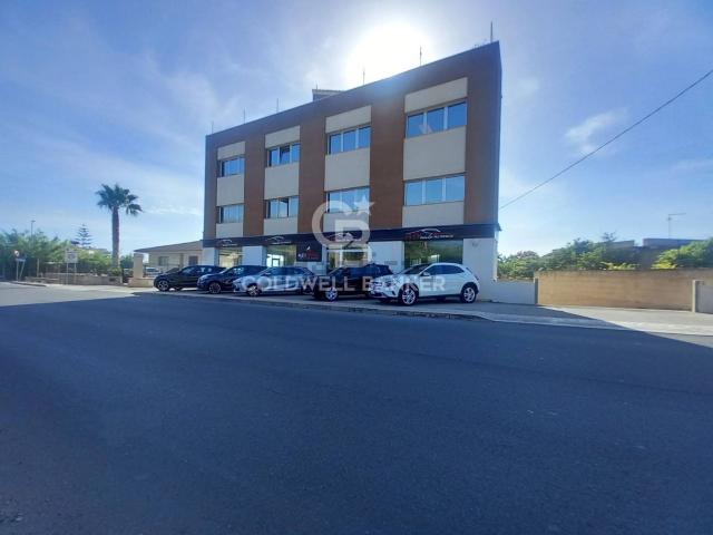 Locale in vendita di 264 m² in Via Leonardo Sciascia, 29