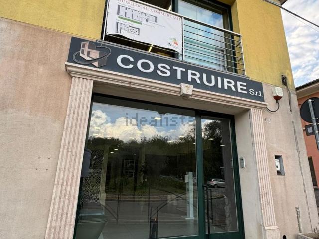 Locale in vendita di 265 m² in Viale Carso, 7