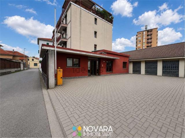 Locale in vendita di 268 m² in Strada Privata Curti, 8