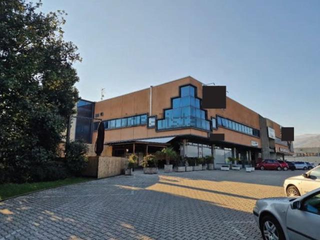 Locale in vendita di 269 m² in Via Feltrina, 19