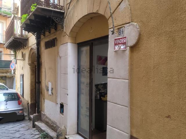 Locale in vendita di 26 m² in Via Gigino Gattuso, 81