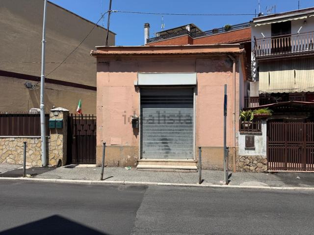 Locale in vendita di 26 m² in Via San Antonio, 51