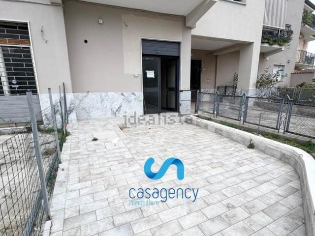 Locale in vendita di 26 m² in Viale Abramo Lincoln, 270