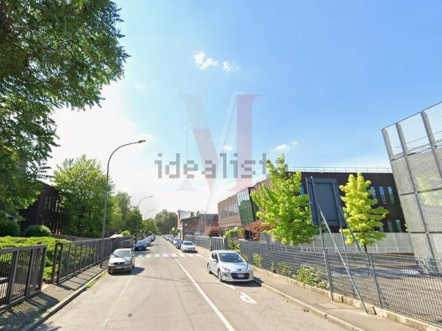 Locale in vendita di 270 m² in Via Stalingrado