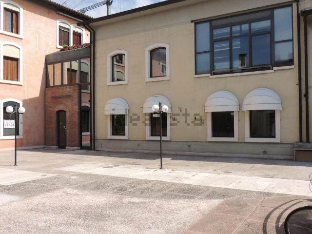 Locale in vendita di 270 m² in Corso Vittorio Emanuele II, 112