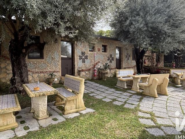 Locale in vendita di 270 m² in Strada Carancino