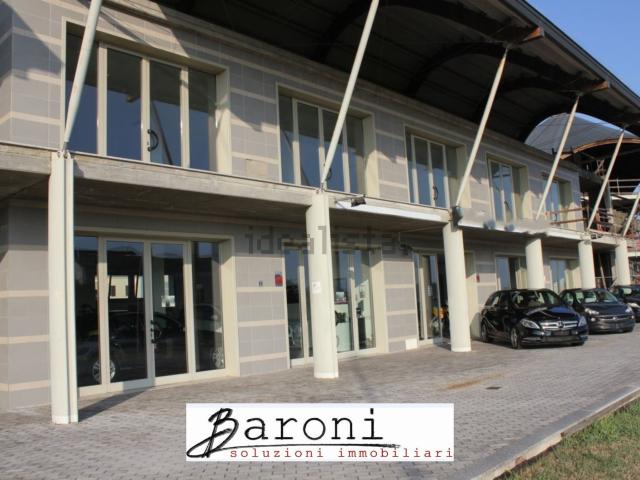 Locale in vendita di 270 m² in Strada Statale 9 Via Emilia, 25
