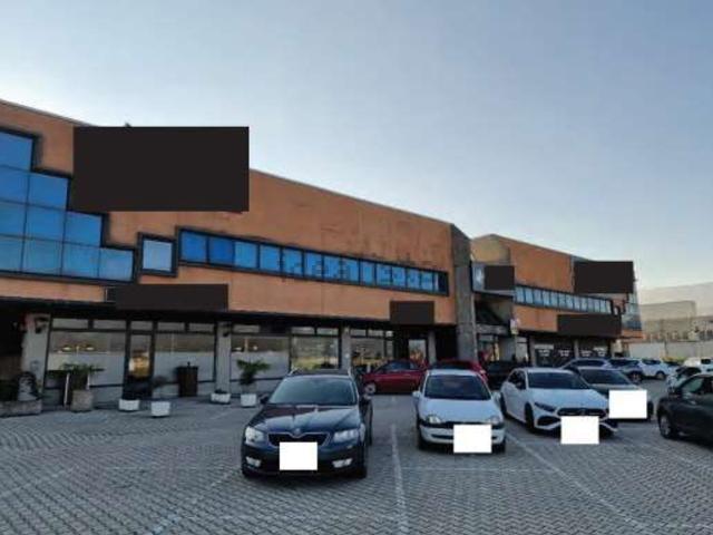 Locale in vendita di 271 m² in Via Feltrina