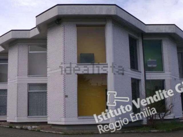 Locale in vendita di 2734 m² in Via della Repubblica, 80