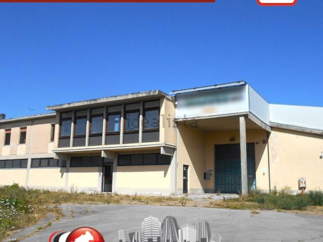 Locale in vendita di 2748 m² in Via Fornaci