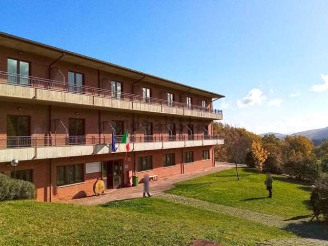 Locale in vendita di 27535 m² in Via il Cerro