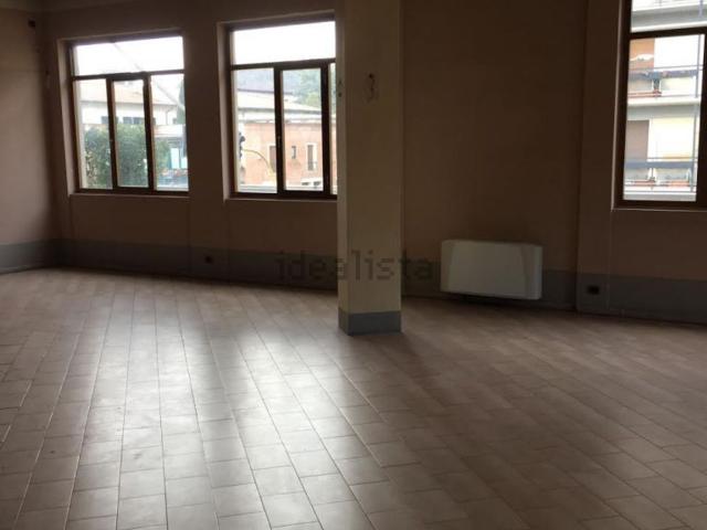 Locale in vendita di 275 m²