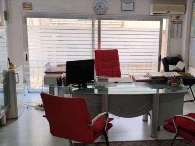 Locale in vendita di 275 m² in Via Archimede, 189