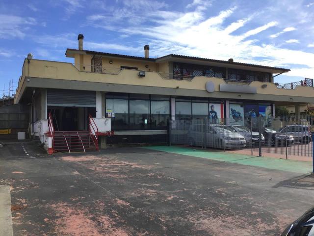 Locale in vendita di 275 m² in Via Settevene Palo