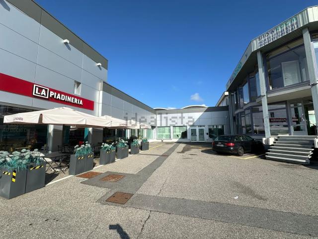 Locale in vendita di 275 m² in Via Quintino Sella, 28