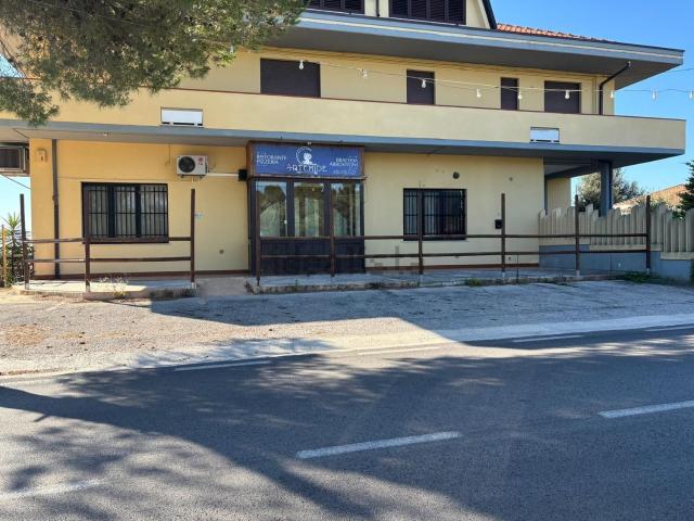 Locale in vendita di 277 m² in Via Fontechiaro da Capo, 20