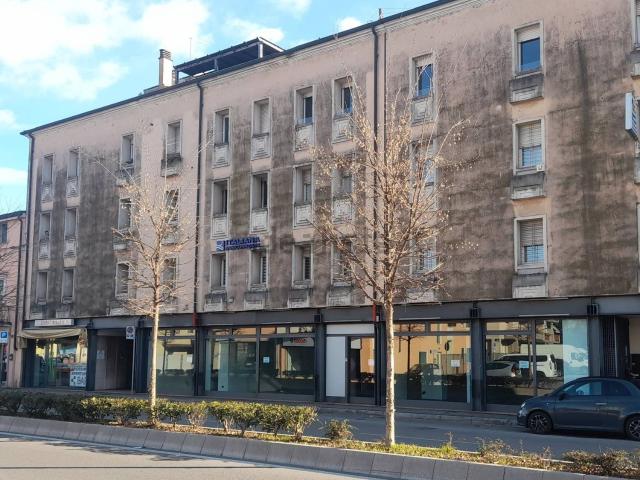 Locale in vendita di 277 m² in Viale San Lazzaro, 171