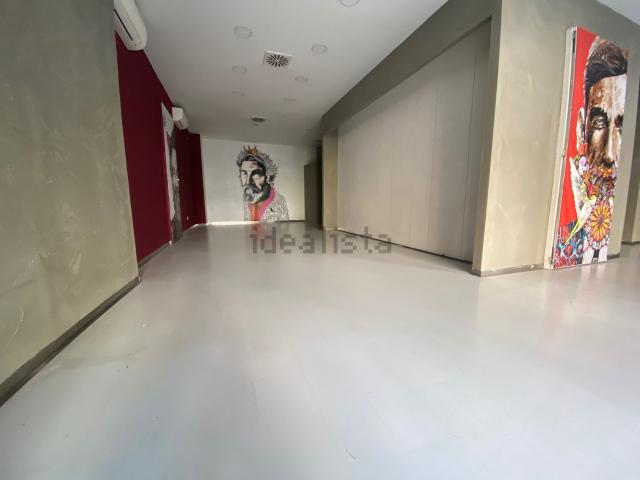 Locale in vendita di 278 m² in Via Altinate