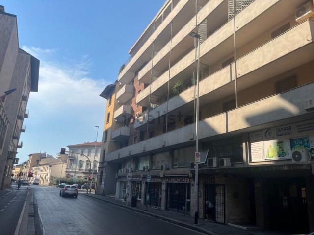 Locale in vendita di 280 m² in Via delle Porte Nuove