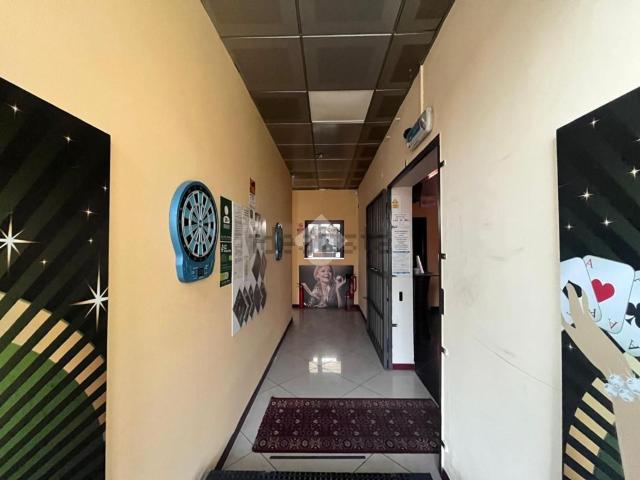 Locale in vendita di 280 m² in Via Edilio Raggio, 81