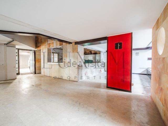 Locale in vendita di 280 m² in Via Vittor Pisani