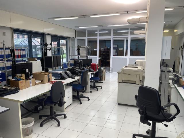 Locale in vendita di 280 m² in Via Figino, 1