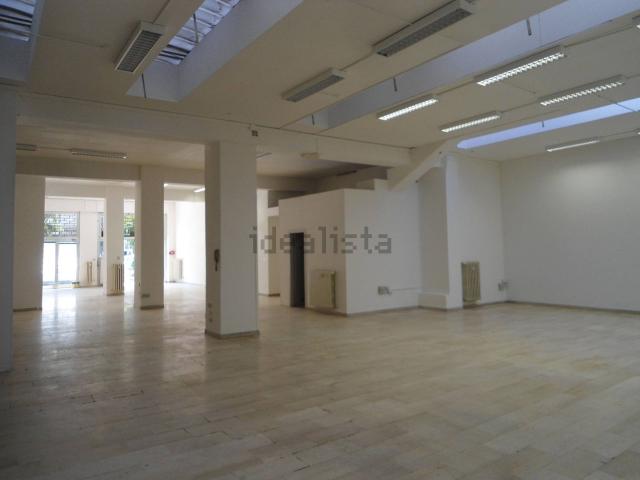 Locale in vendita di 280 m² in Via Jacopo Barozzi