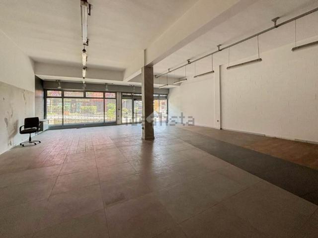Locale in vendita di 280 m² in Via Milano